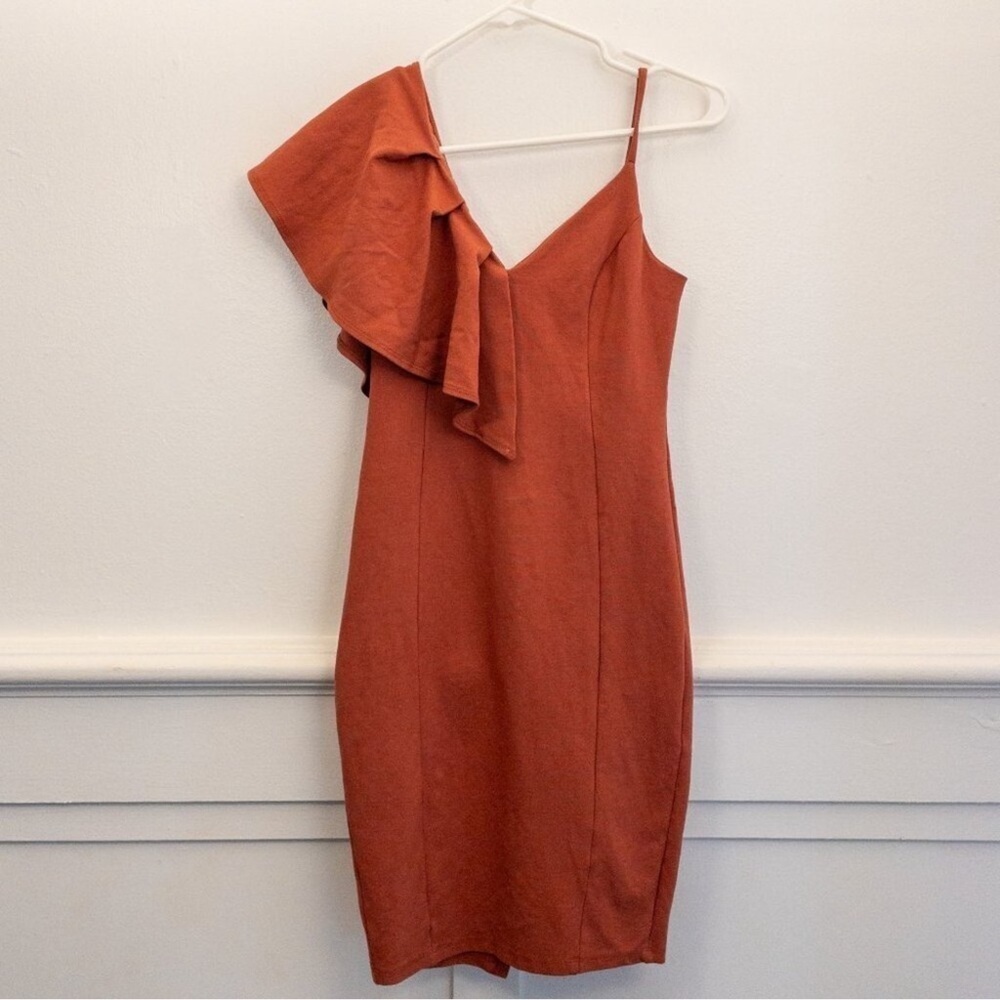 Privy One-Shoulder Ruffle Bodycon Dress | Rust Rose Midi Size M | Date Night Sty - Picture 4 of 4